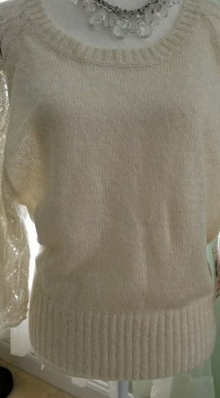 Beautiful cream colored sweater - Picture 1 of 5